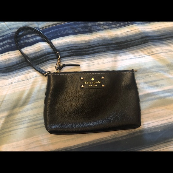 Beautiful black leather Kate Spade wristlet - Picture 1 of 2